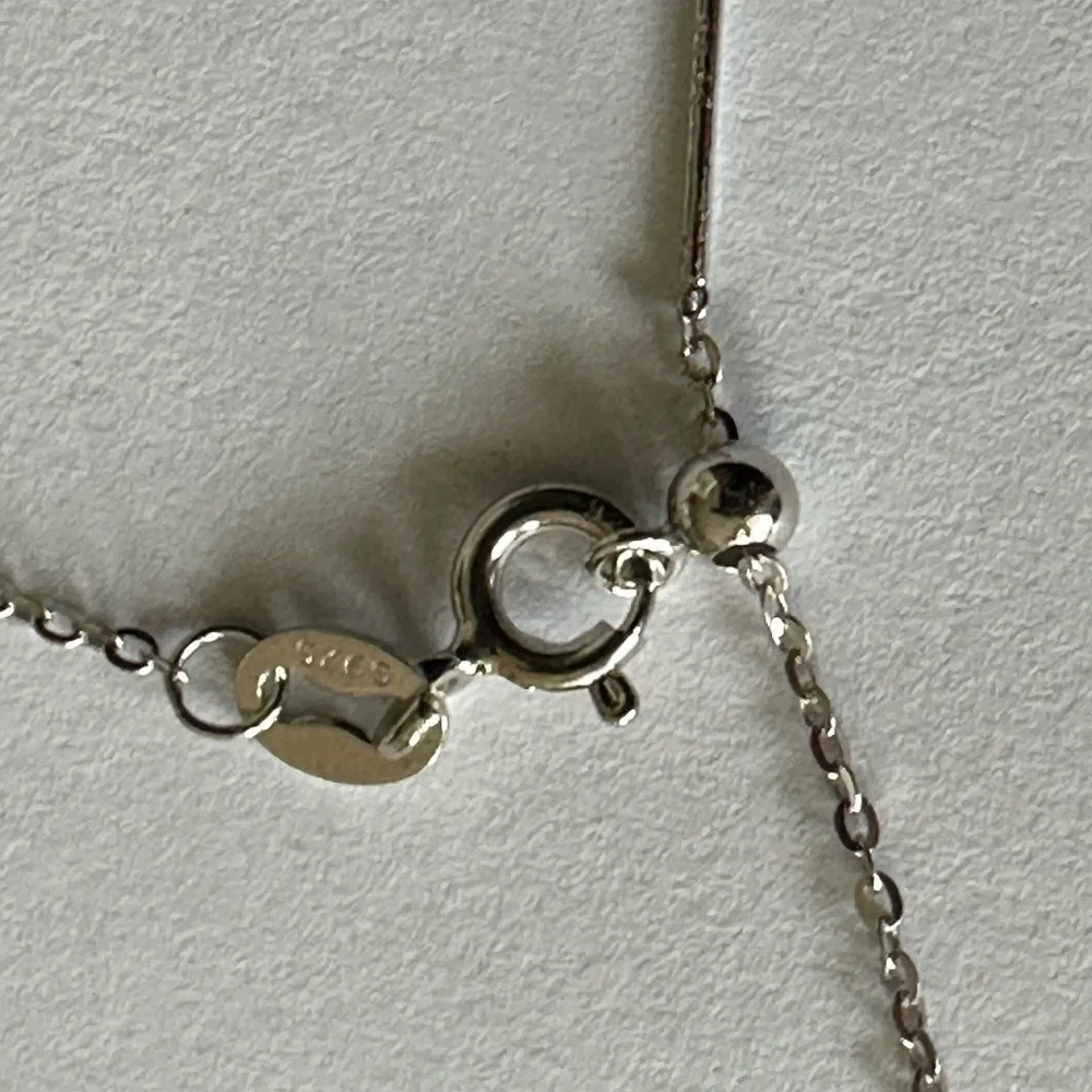 10mm Gray Cultured Pearl Floating on 925 Sterling Silver Chain - 18